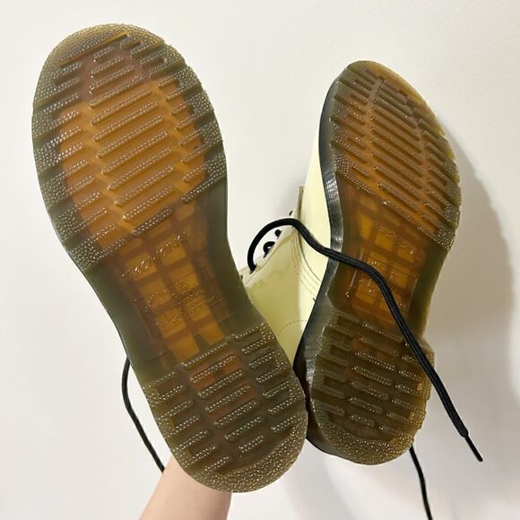 NWOT Doc Marten 1460 WOMEN'S PATENT LEATHER LACE UP BOOTS 6 - Picture 6 of 8